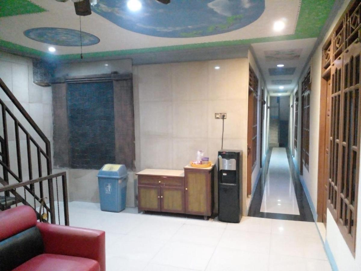 Hotel Alifah 1 Syariah Rawabokor Dua エクステリア 写真